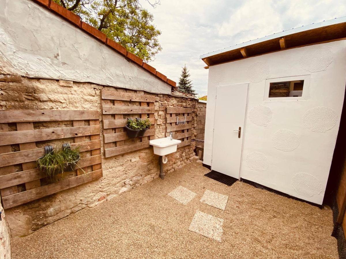 Chatky Daniel-Mikulov, A Private Campsite Just For You Экстерьер фото