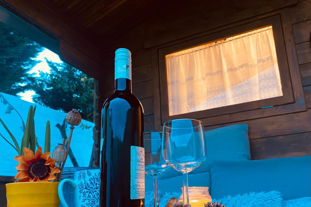 Chatky Daniel-Mikulov, A Private Campsite Just For You Экстерьер фото