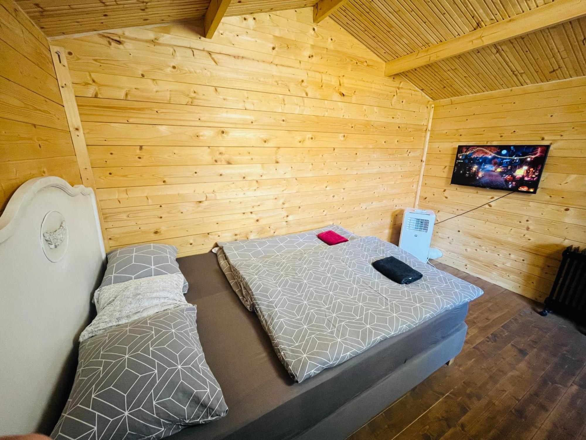 Chatky Daniel-Mikulov, A Private Campsite Just For You Экстерьер фото