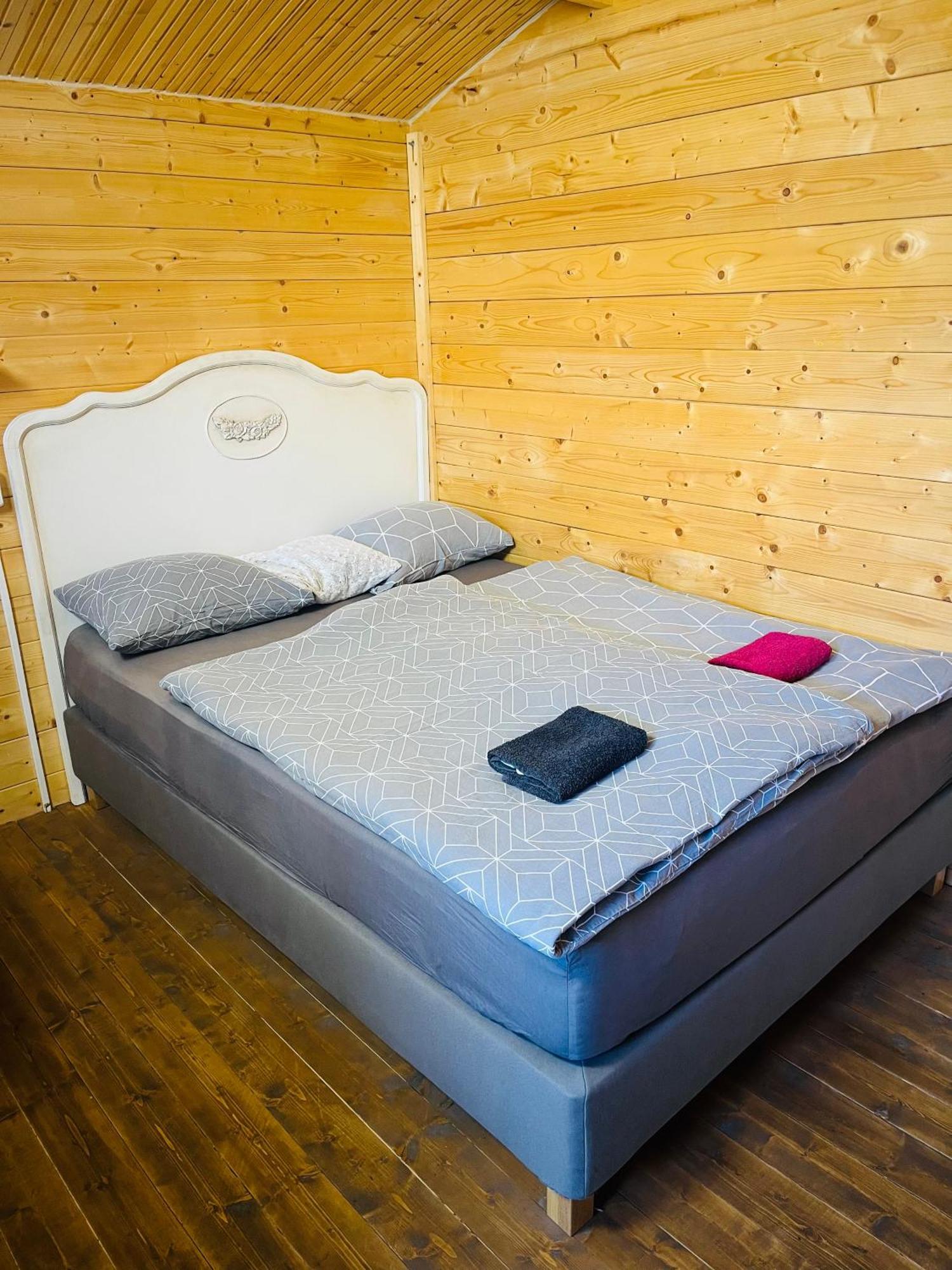 Chatky Daniel-Mikulov, A Private Campsite Just For You Экстерьер фото